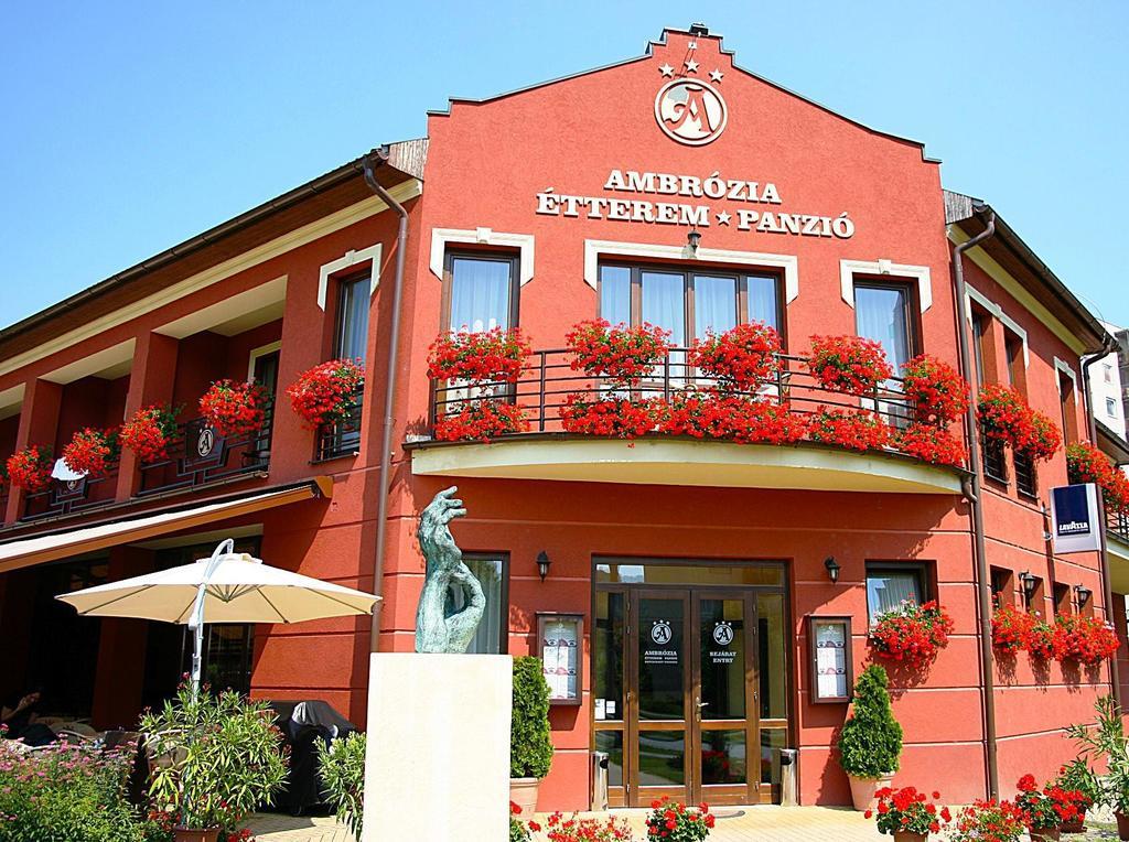 Ambrozia Etterem Es Panzio Bed & Breakfast