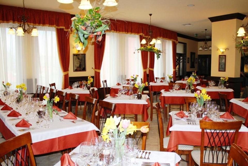 Ambrozia Etterem Es Panzio Bed & Breakfast Kazincbarcika