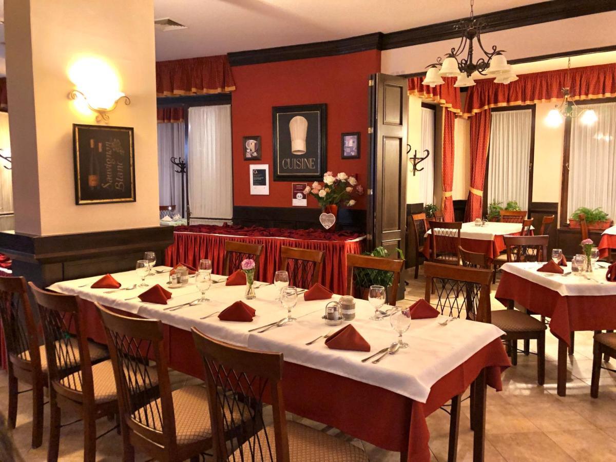 Bed & Breakfast Ambrozia Etterem Es Panzio Kazincbarcika